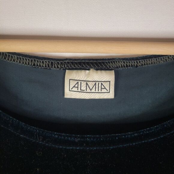 Dark Green Almia Velvet Sleeveless Top - Picture 5 of 10